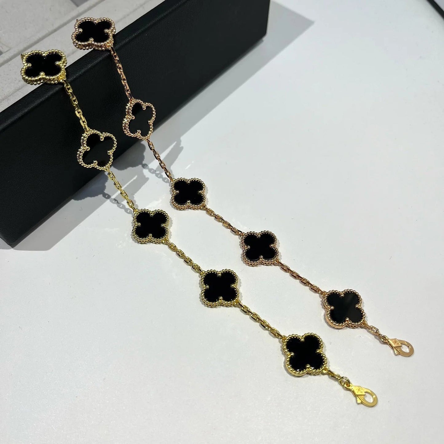 [⭐Luxery] CLOVER 5 MOTIF ONYXS BRACELET COLLECTION