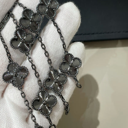 [⭐Luxery]CLOVER 5 MOTIF BLACK BRACELET