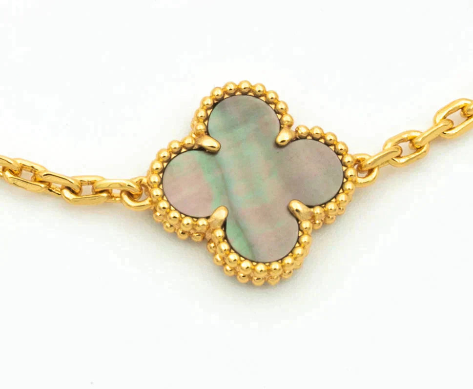[⭐Luxery] CLOVER 5 MOTIF GRAY MOP BRACELET COLLECTION