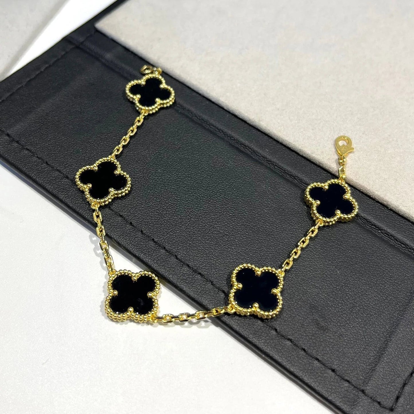 [⭐Luxery] CLOVER 5 MOTIF ONYXS BRACELET COLLECTION