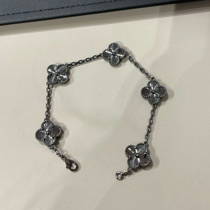 [⭐Luxery]CLOVER 5 MOTIF BLACK BRACELET