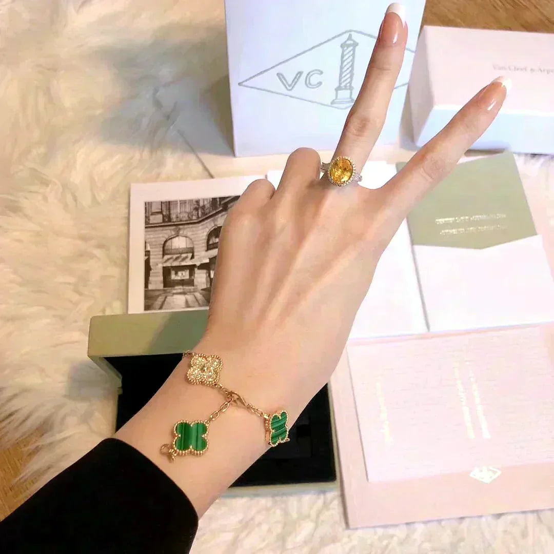 [⭐Luxery] CLOVER 5 MOTIF MALACHITE BRACELET COLLECTION