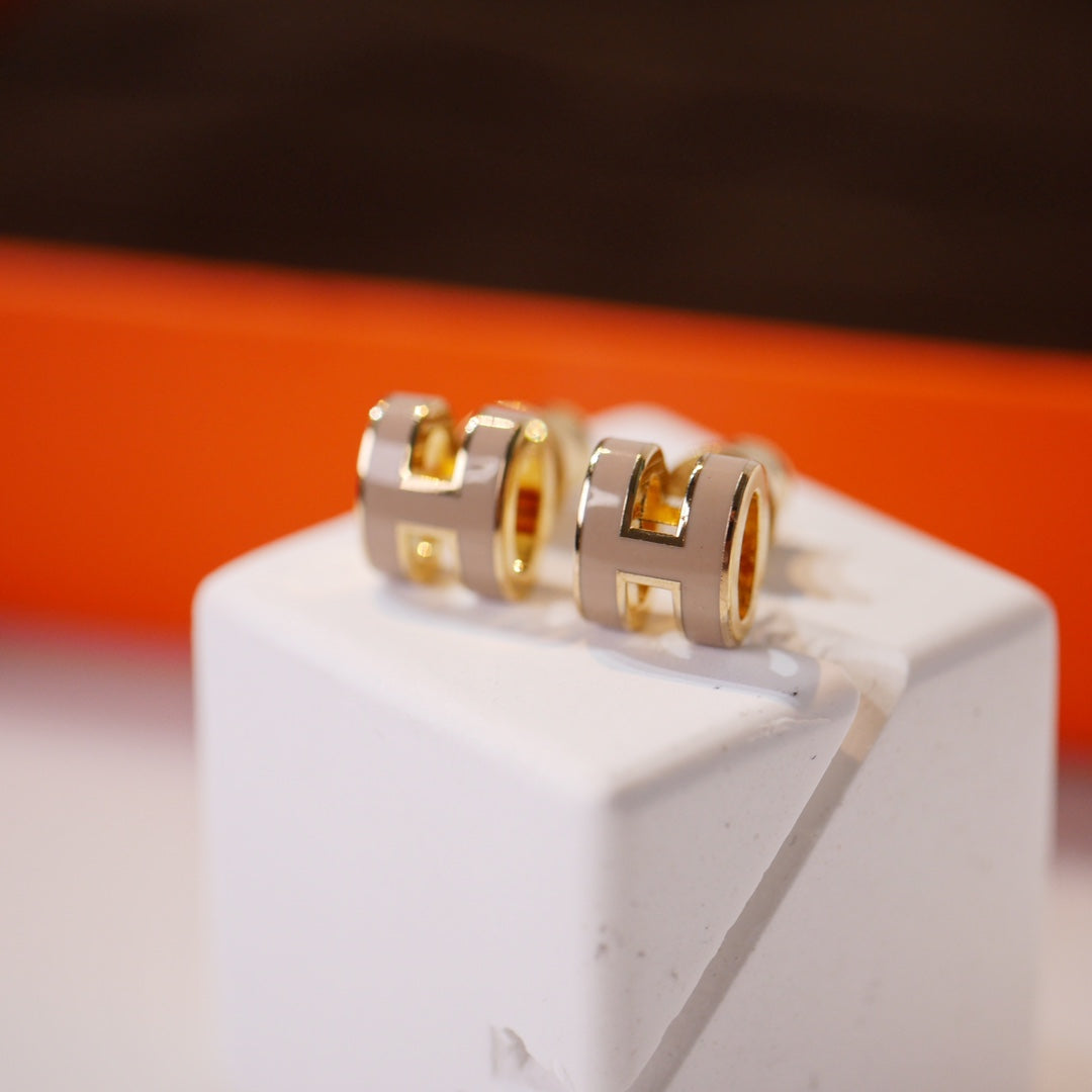 [⭐Luxery]MINI POP H GOLD EARRINGS GREY
