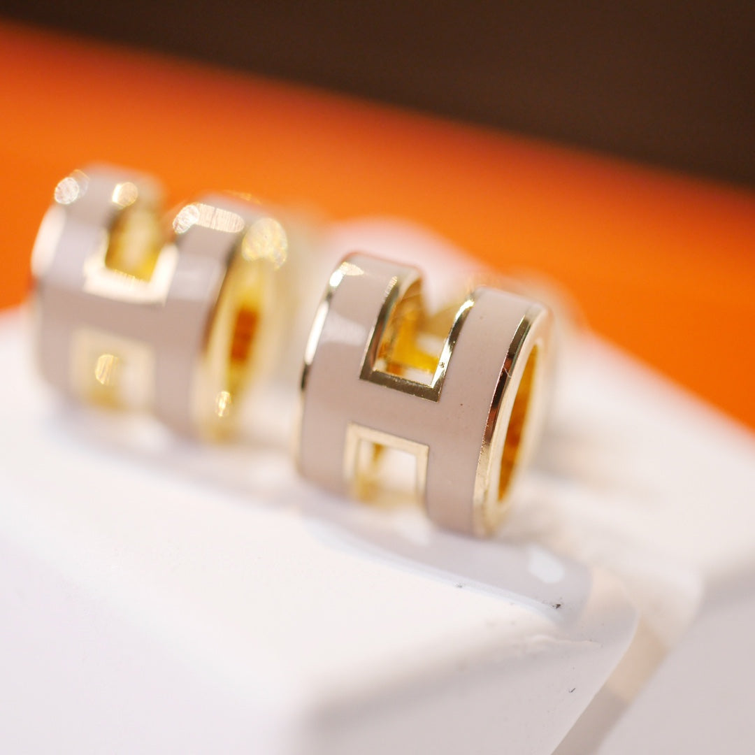 [⭐Luxery]MINI POP H GOLD EARRINGS GREY