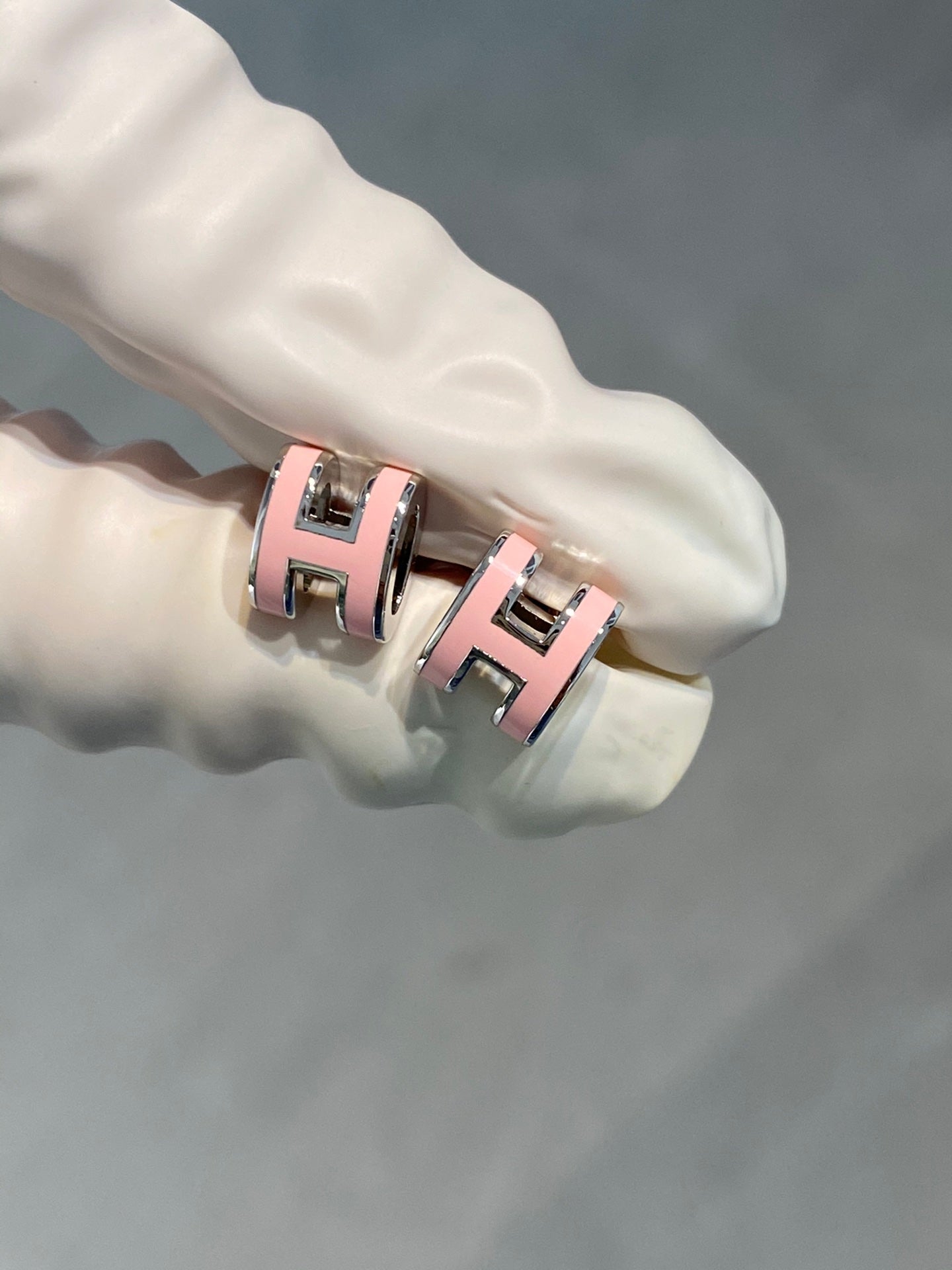 [⭐Luxery]MINI POP H SILVER EARRINGS PINK