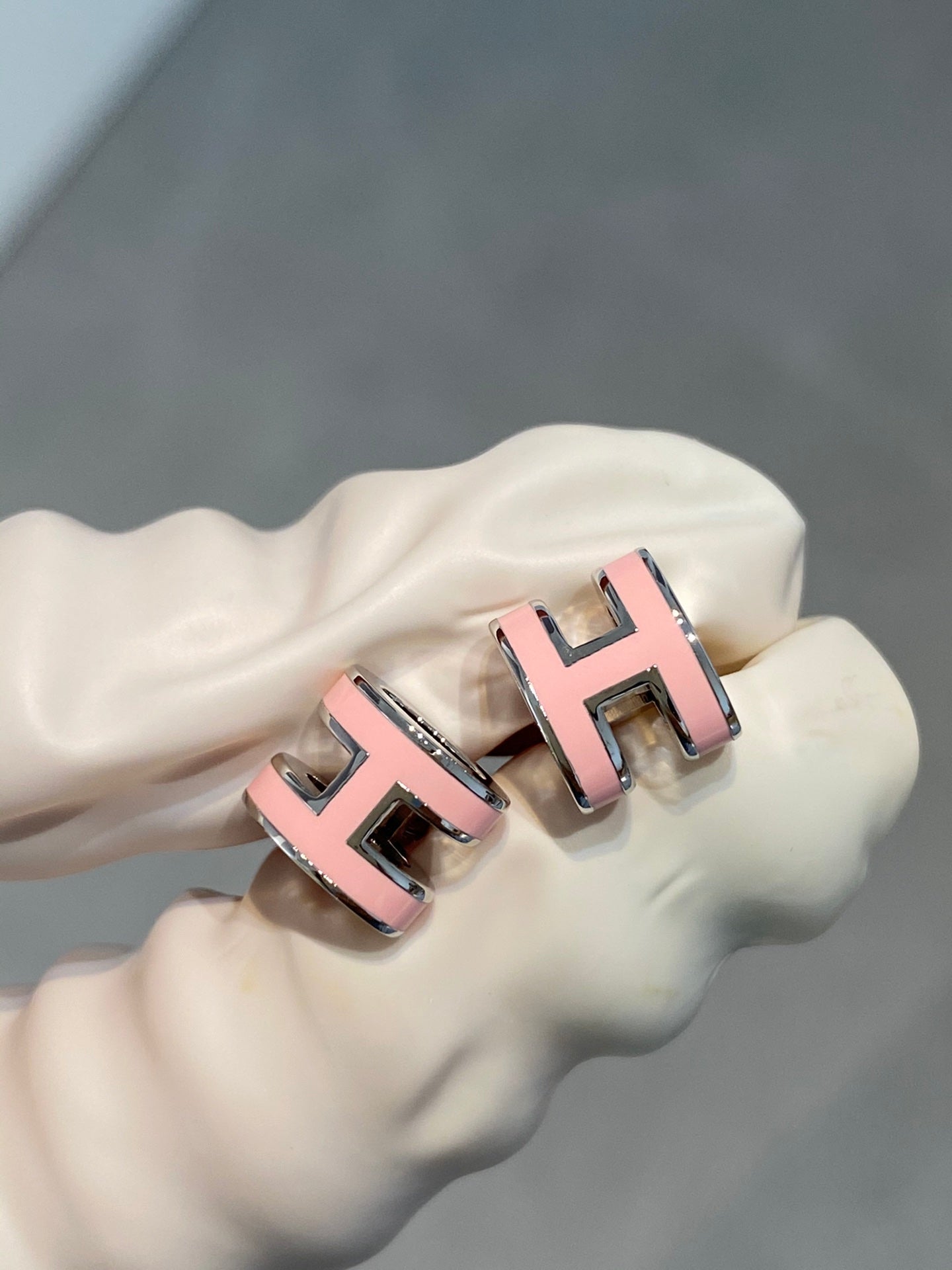 [⭐Luxery]MINI POP H SILVER EARRINGS PINK