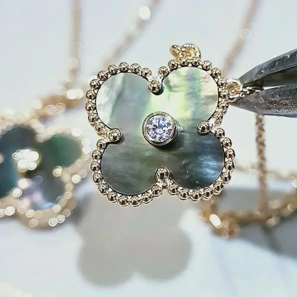 [⭐Luxery]CLOVER 15MM DIAMOND AND MOTHER-OF-GREY NECKLACE