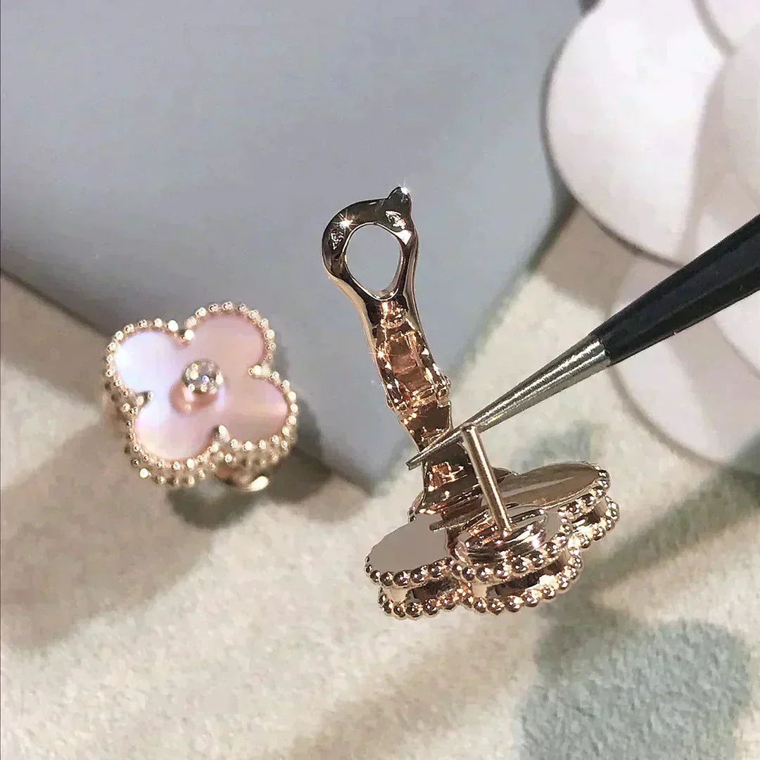 [⭐Luxery]CLOVER MEDIUM 1 MOTIFS  PINK MOP DIAMOND EARRINGS