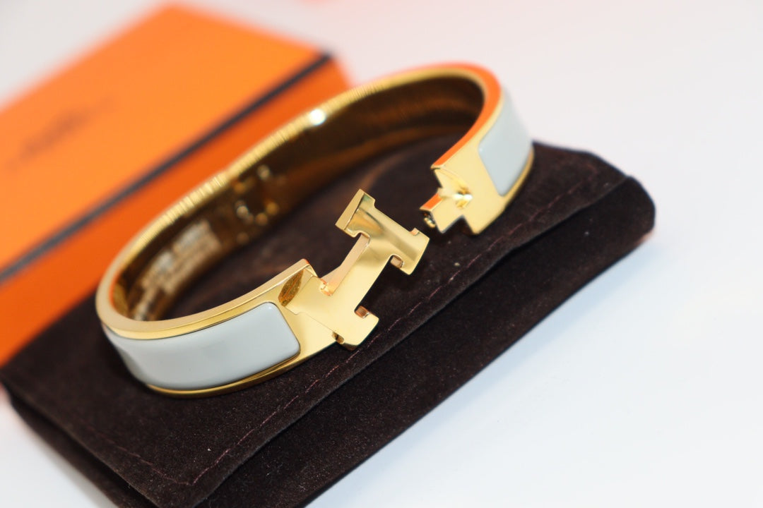 [⭐Luxery]H LIGHT BLUE BRACELET