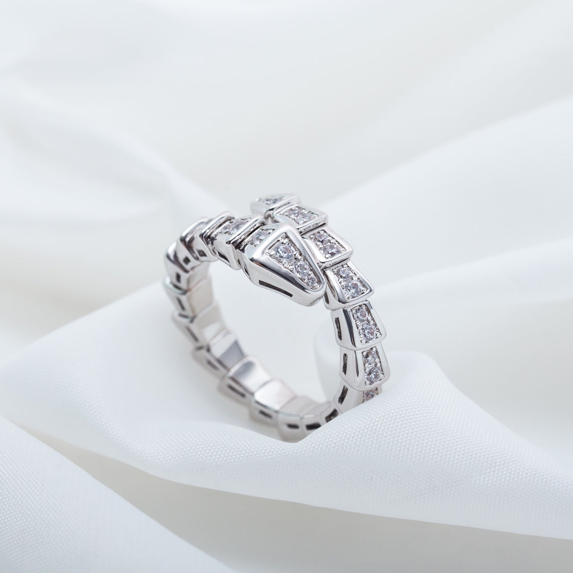 [⭐Luxery]SERPENTI RING SILVER DIAMOND PAVED 4MM