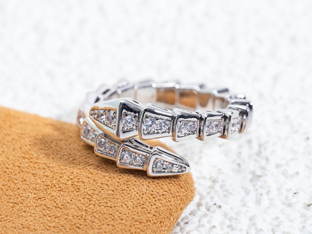 [⭐Luxery]SERPENTI RING SILVER DIAMOND PAVED 4MM