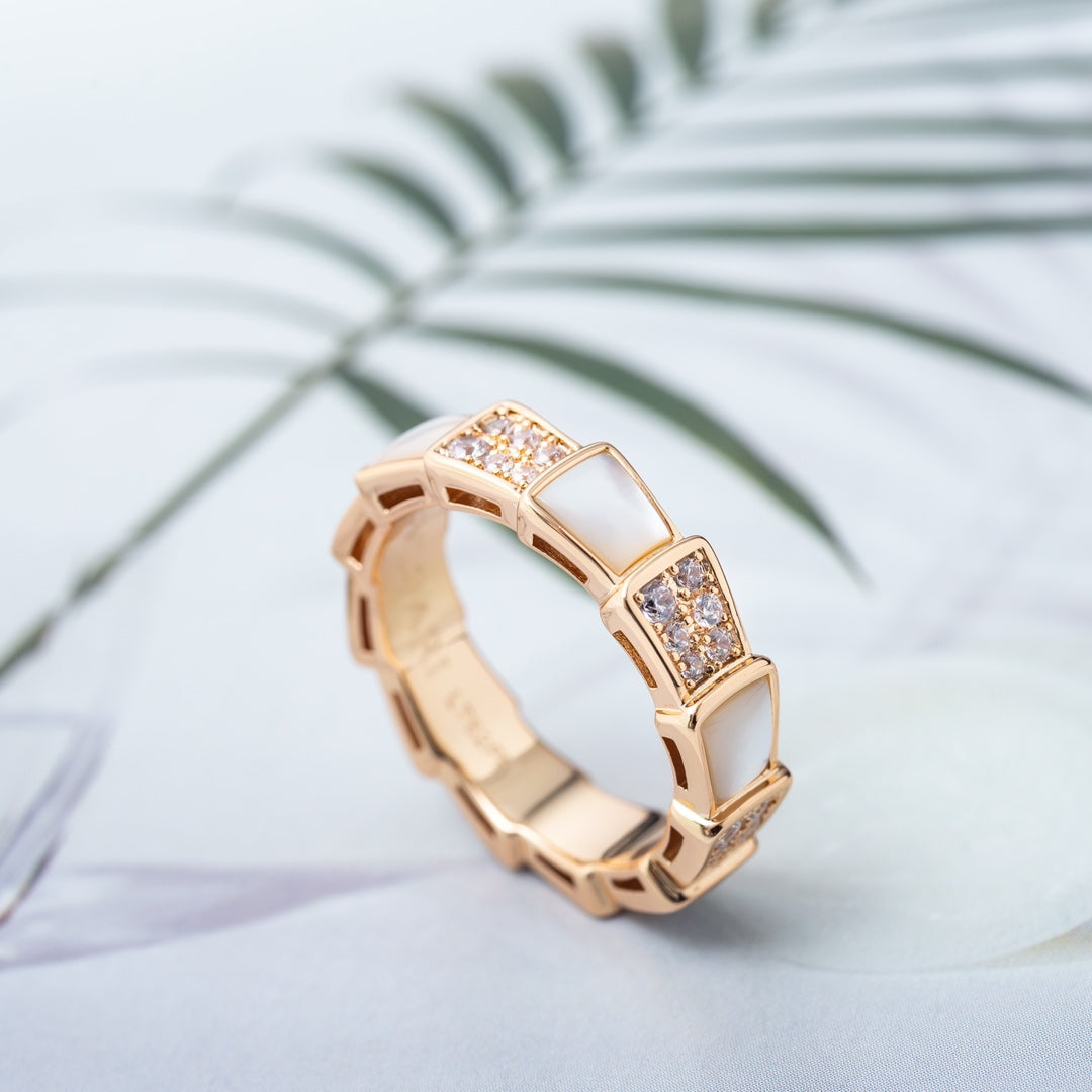 [⭐Luxery]SERPENTI RING PINK GOLD MOP DIAMOND PAVED 4MM