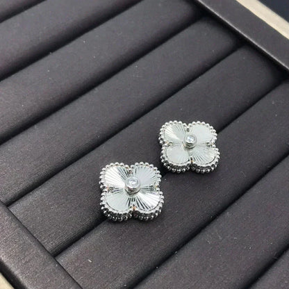 [⭐Luxery]CLOVER MINI 9.5MM LASER EARRINGS
