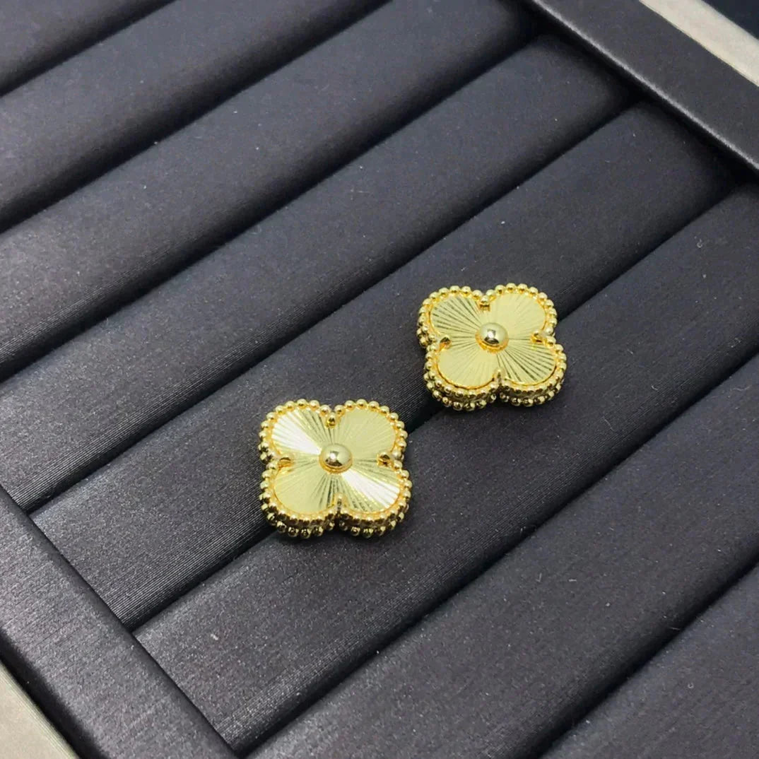 [⭐Luxery]CLOVER MINI 9.5MM LASER EARRINGS