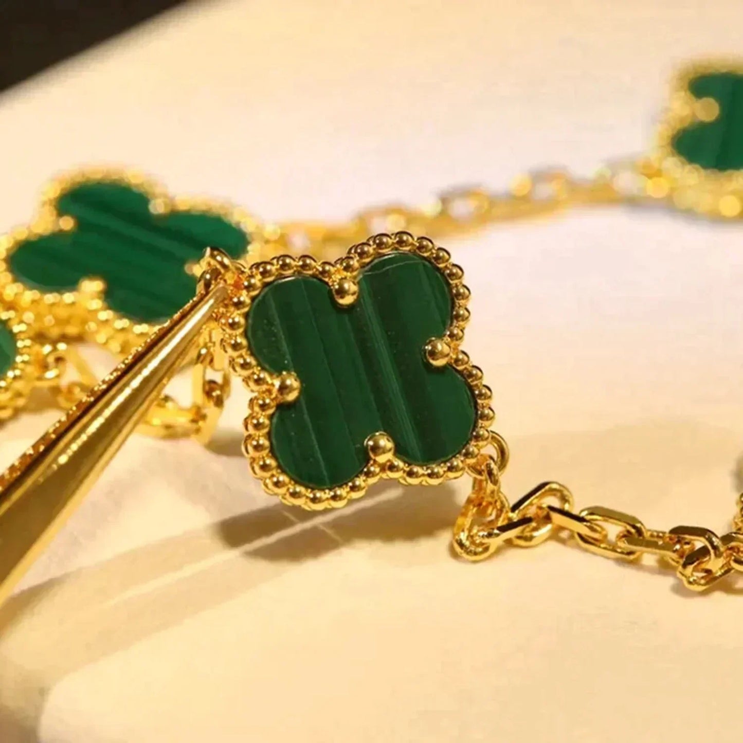 [⭐Luxery] CLOVER 5 MOTIF MALACHITE BRACELET COLLECTION