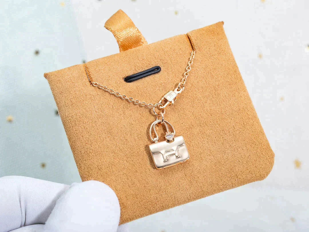 [⭐Luxery]AMULETTE PEDANT ROSE GOLD NECKLACE