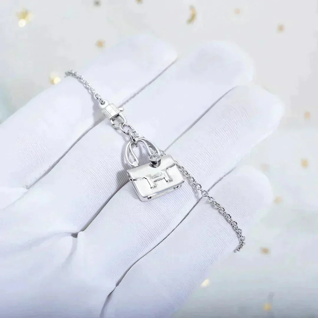 [⭐Luxery]AMULETTE PEDANT SILVER NECKLACE