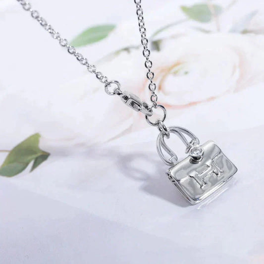 [⭐Luxery]AMULETTE PEDANT SILVER NECKLACE