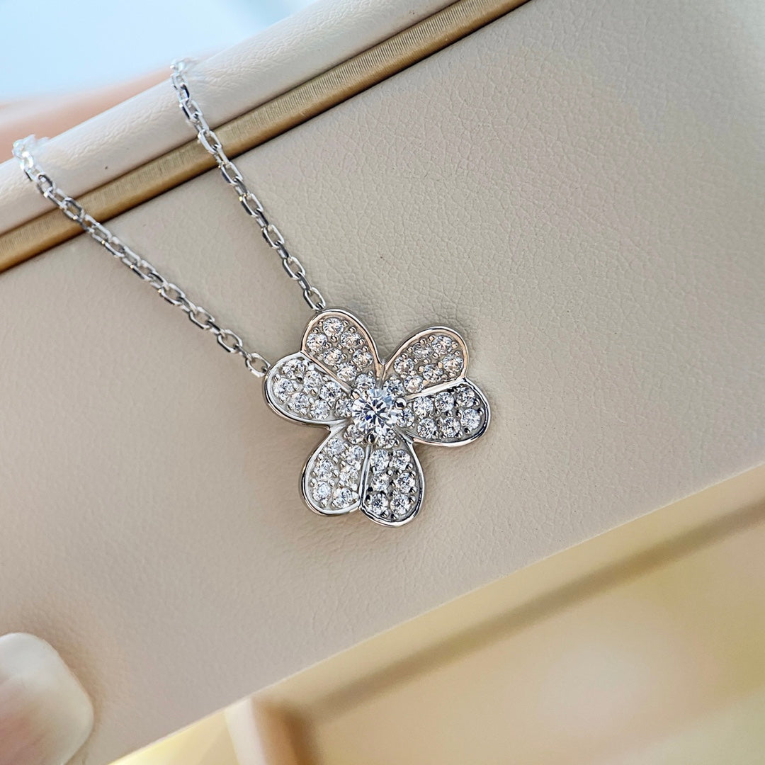 [⭐Luxery]CLOVER DIAMOND NECKLACE SILVER