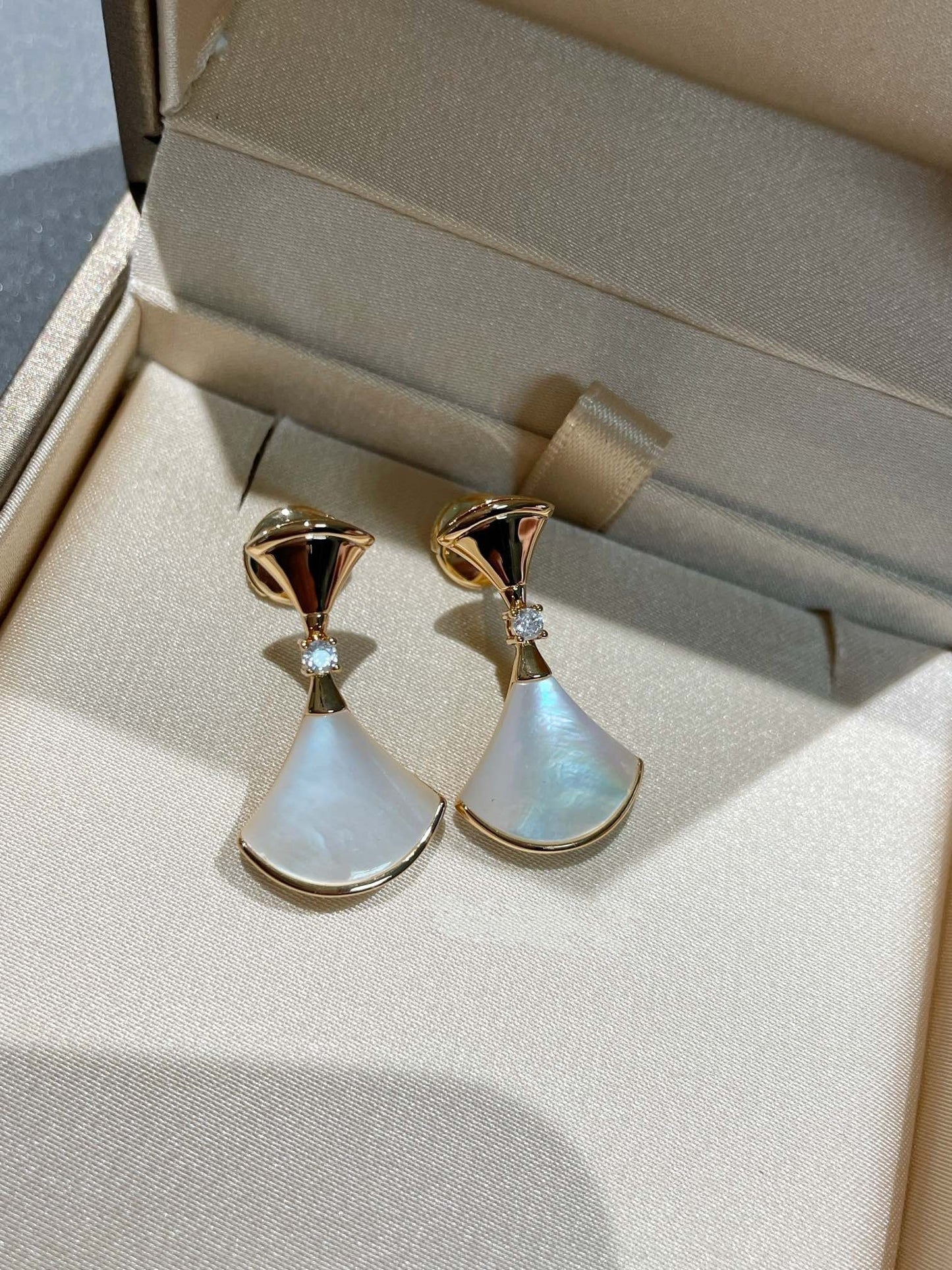 [⭐Luxery]DREAM MOP 1 DIAMOND EARRINGS