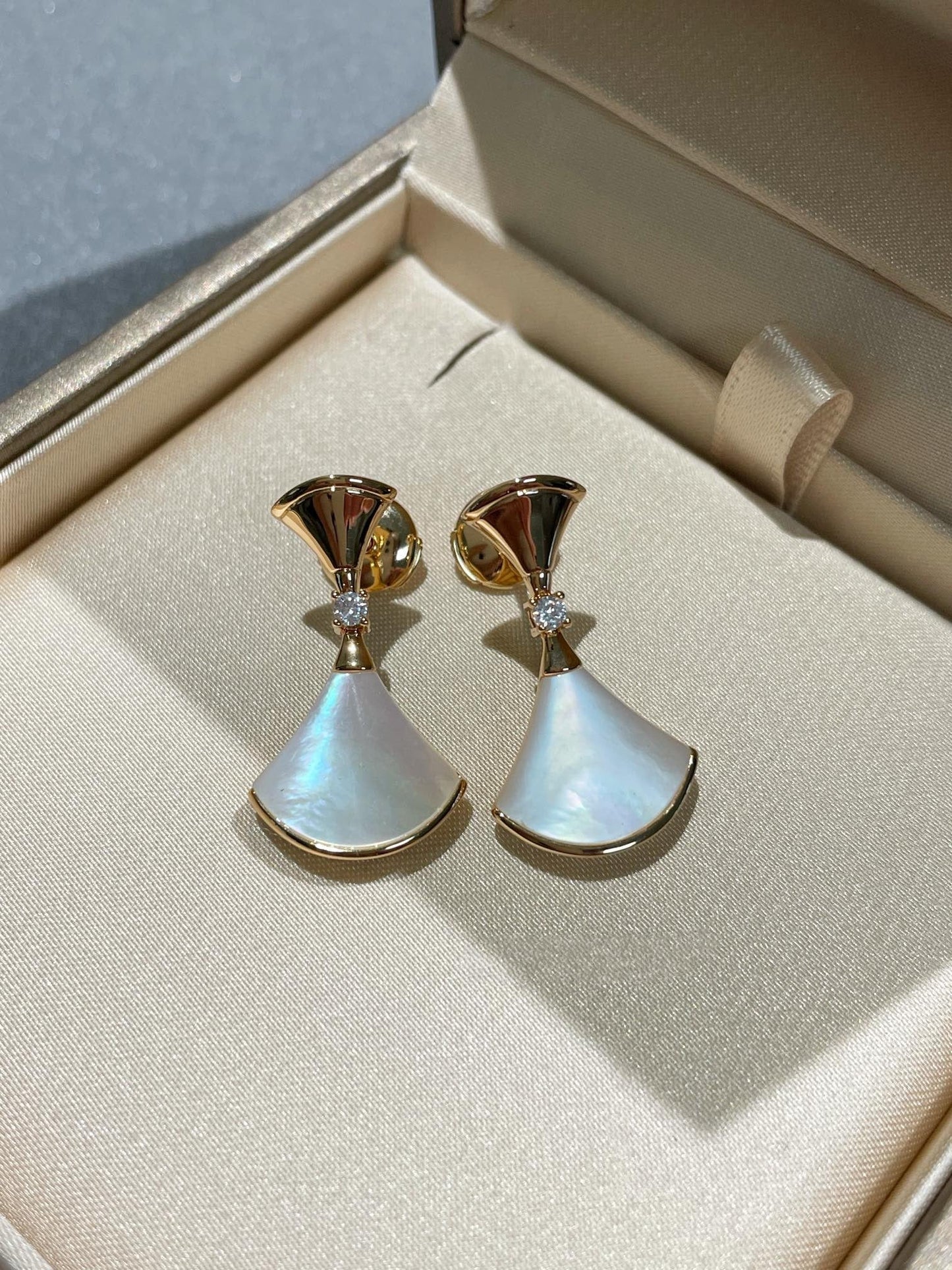 [⭐Luxery]DREAM MOP 1 DIAMOND EARRINGS