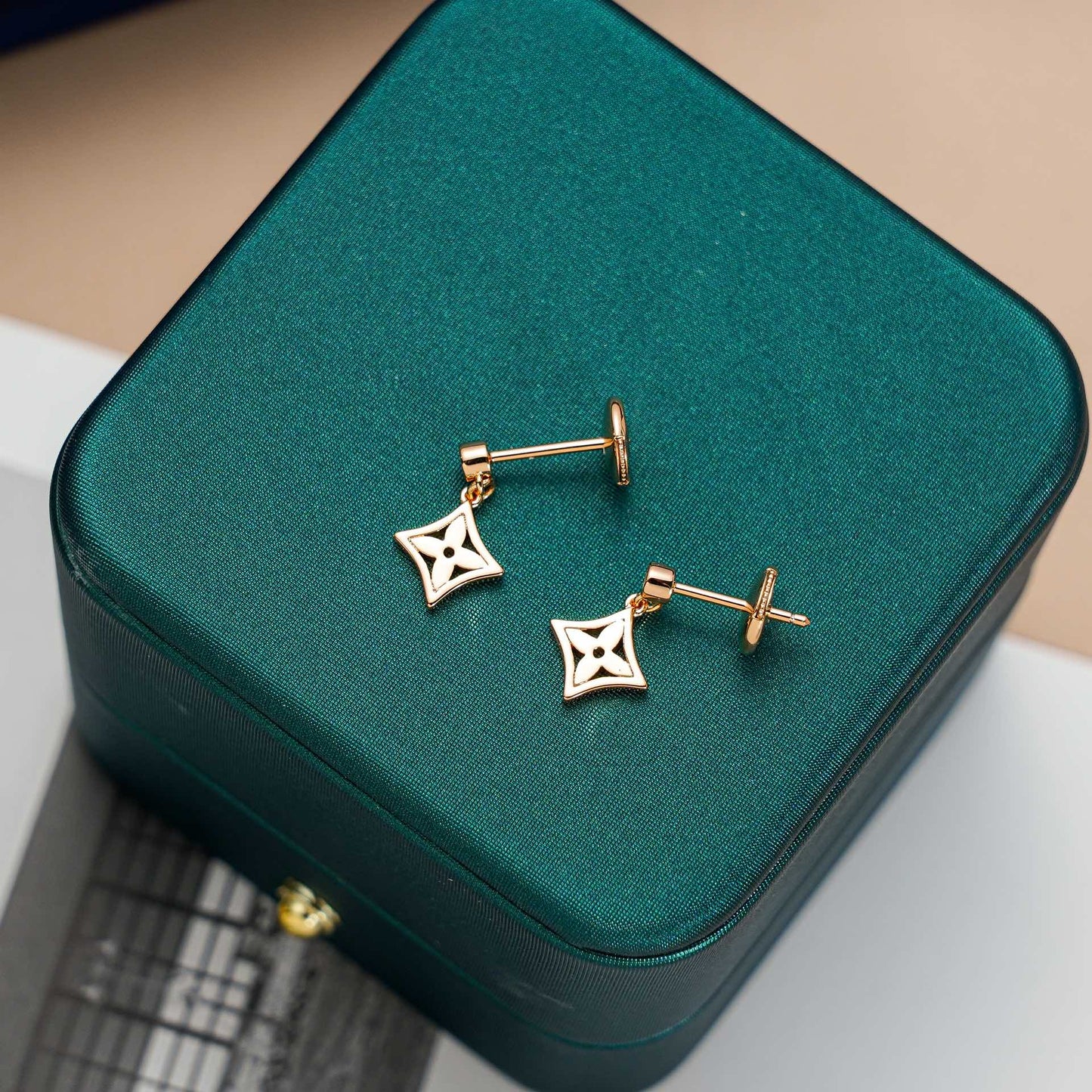[⭐Luxery]STAR EARRINGS GOLD