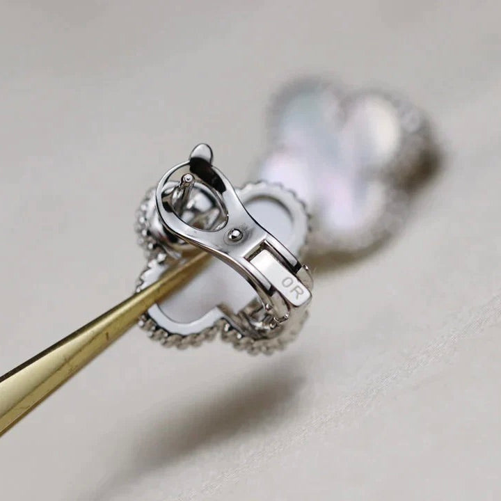 [⭐Luxery]CLOVER MEDIUM 1 MOTIFS  WHITE MOP EARRINGS SILVER