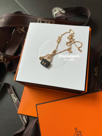[⭐Luxery]CONSTANCE BLACK PEDANT PINK GOLD NECKLACE