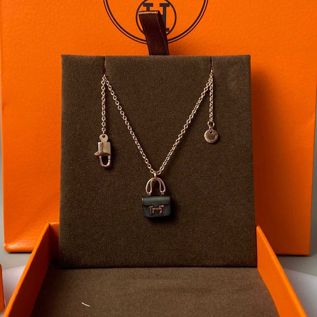 [⭐Luxery]CONSTANCE BLACK PEDANT PINK GOLD NECKLACE