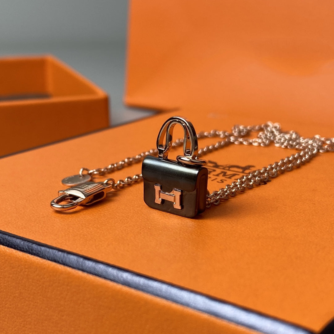 [⭐Luxery]CONSTANCE BLACK PEDANT PINK GOLD NECKLACE