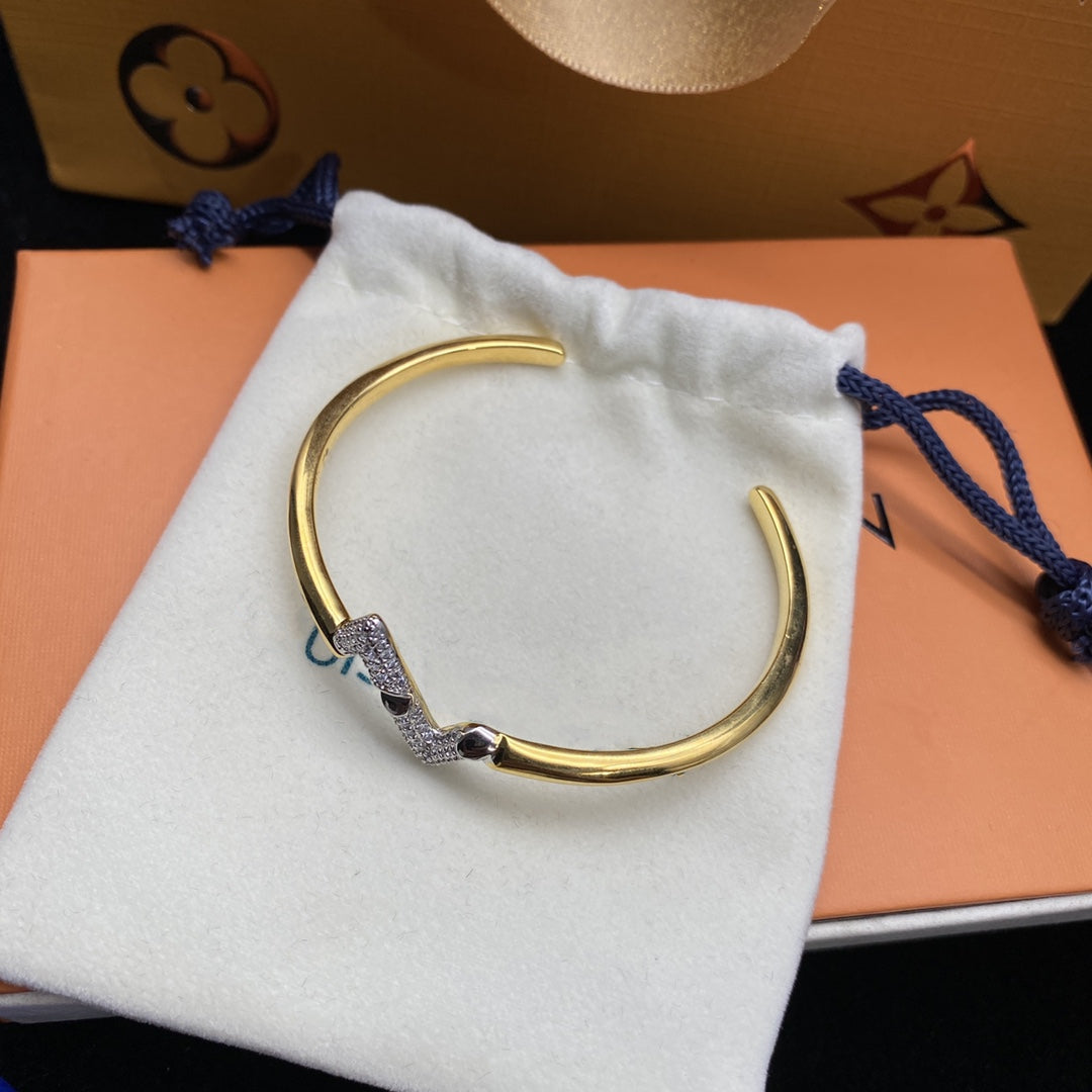 [⭐Luxery]VOLTE UPSITE DOWN DIAMOND GOLD OPEN BRACELET