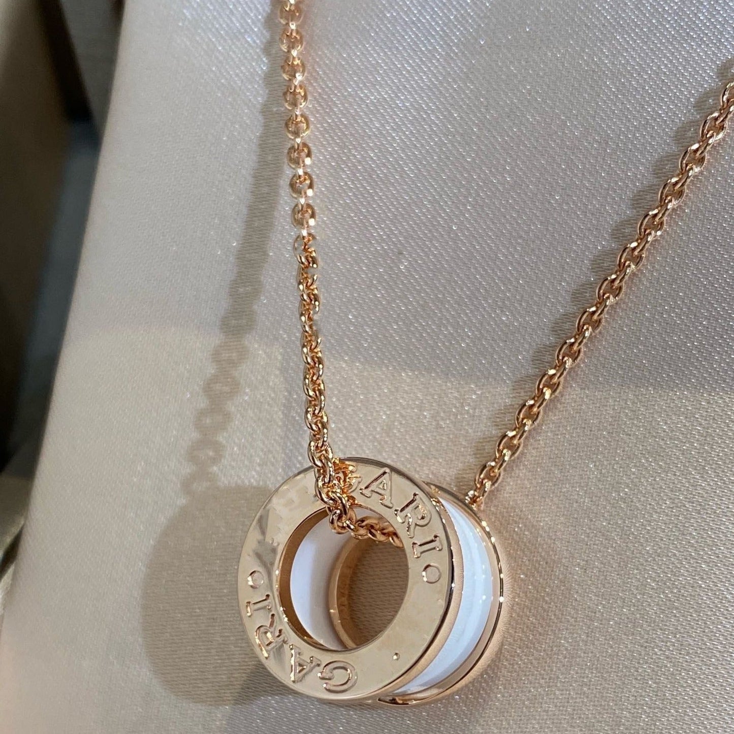 [⭐Luxery]ZERO 1 WHITE CERAMIC PINK GOLD NECKLACE