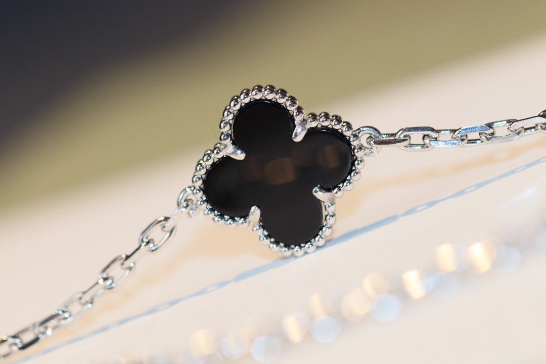 [⭐Luxery]CLOVER 20 MOTIFS ONYX DIAMOND SILVER