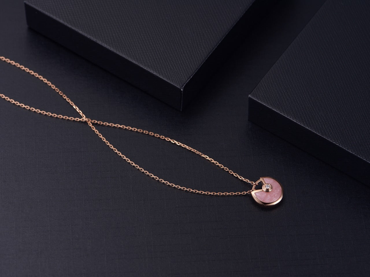 [⭐Luxery]AMULETTE ROSE GOLD PINK MOP NECKLACE