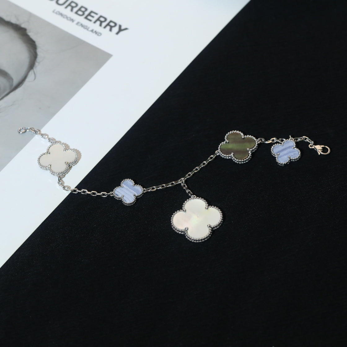 [⭐Luxery]CLOVER BRACELET 5 MOTIFS MOP CHALCEDONY SILVER