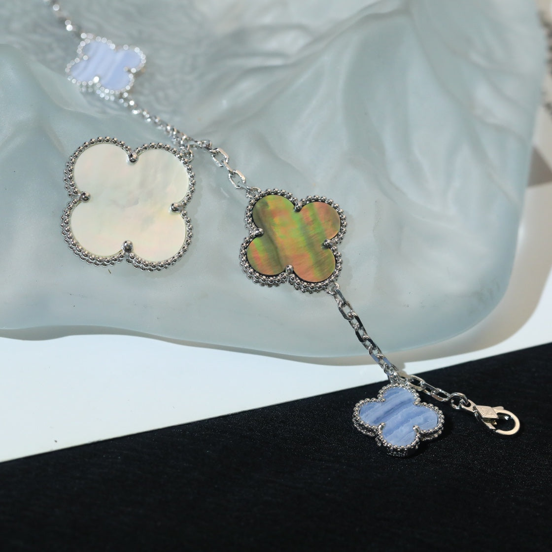 [⭐Luxery]CLOVER BRACELET 5 MOTIFS MOP CHALCEDONY SILVER