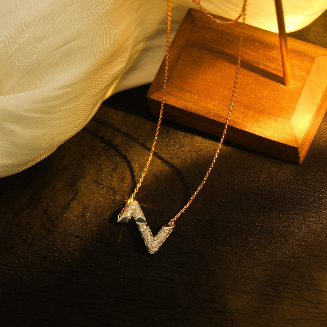 [⭐Luxery]VOLT SILVER DIAMOND PEDANT NECKLACE