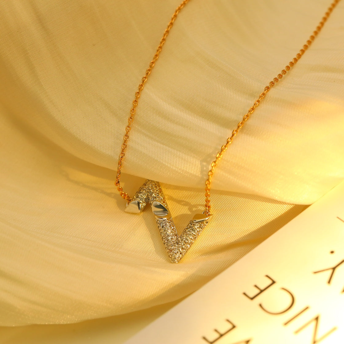 [⭐Luxery]VOLT SILVER DIAMOND PEDANT NECKLACE