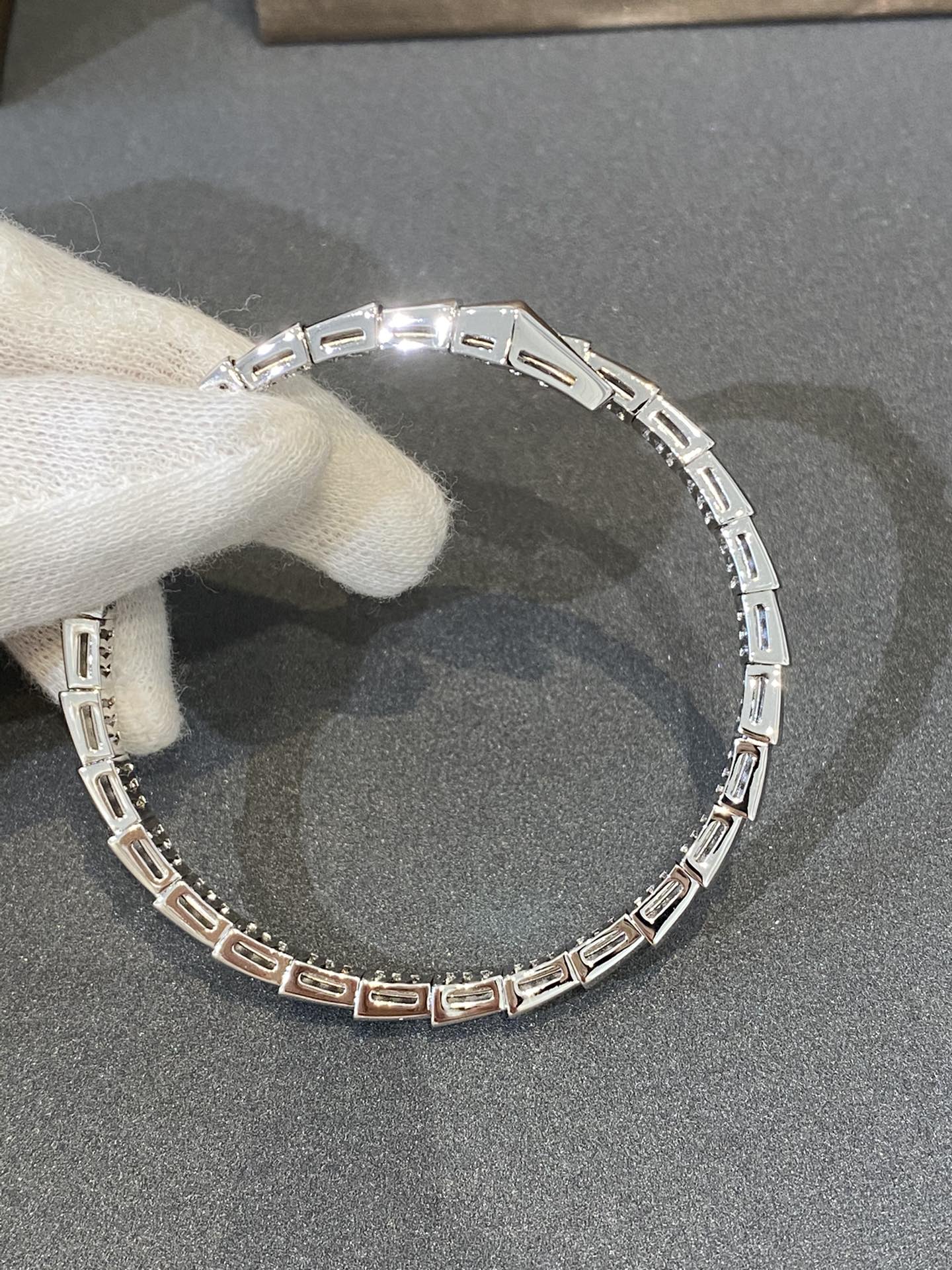 [⭐Luxery]SERPENTI BRACELET DIAMONDS SILVER