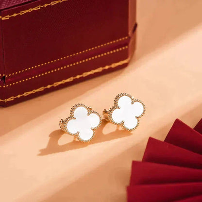 [⭐Luxery]CLOVER MEDIUM 1 MOTIFS  WHITE MOP STUD EARRINGS