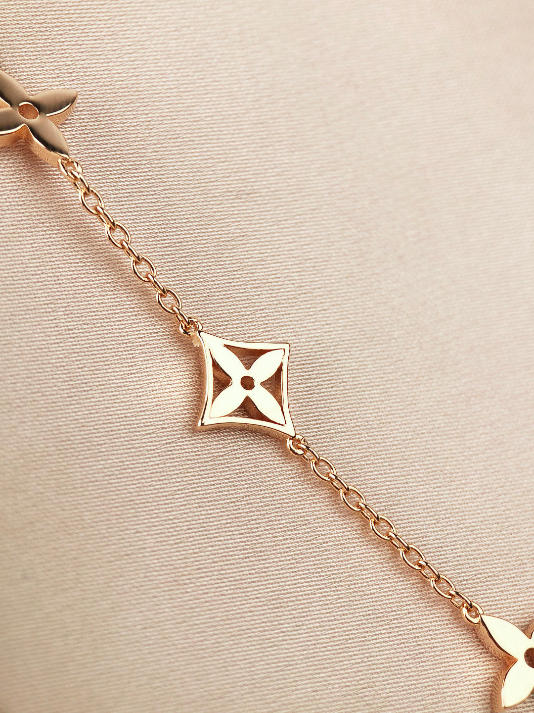 [⭐Luxery]STAR AND SUN 7 MOTIFS GOLD BRACELET
