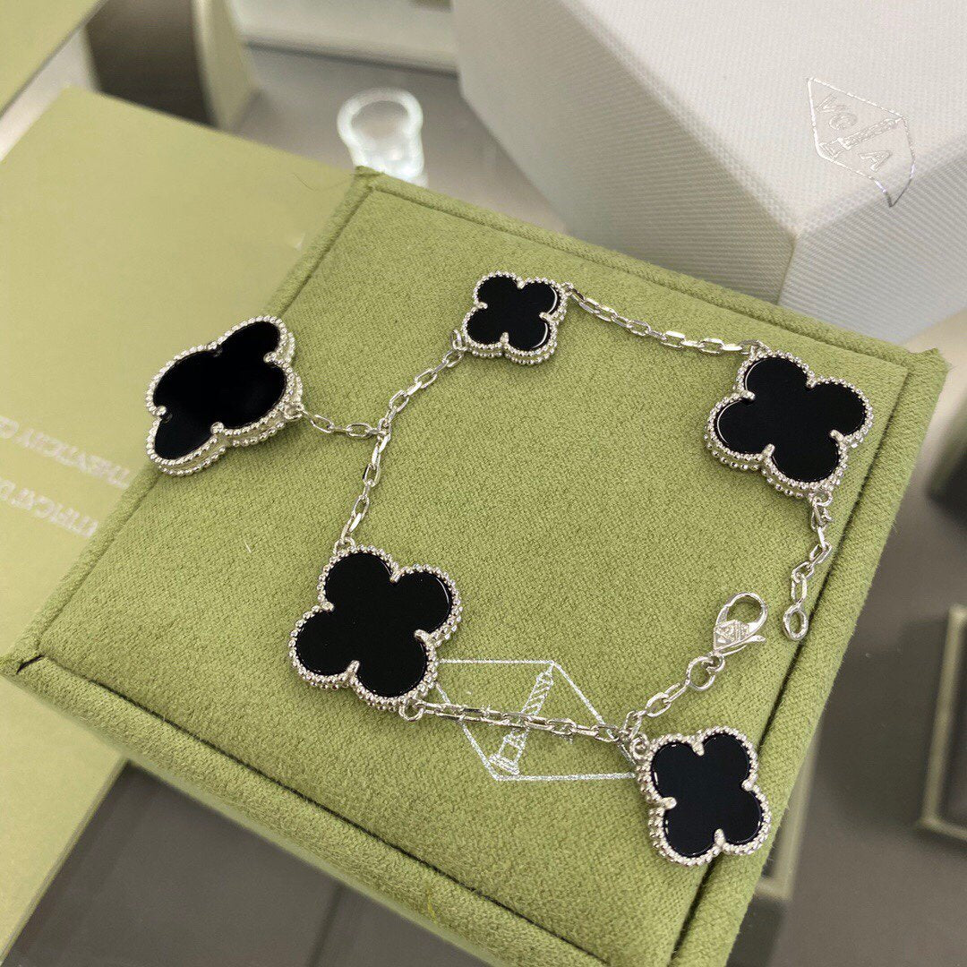 [⭐Luxery]CLOVER 5 MOTIFS SIVLER ONYX BRACELET