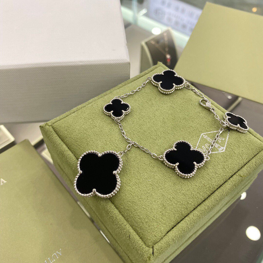 [⭐Luxery]CLOVER 5 MOTIFS SIVLER ONYX BRACELET