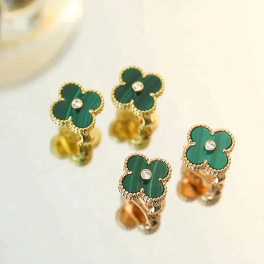 [⭐Luxery]CLOVER MEDIUM 1 MOTIFS MALACHITE DIAMOND EARRINGS