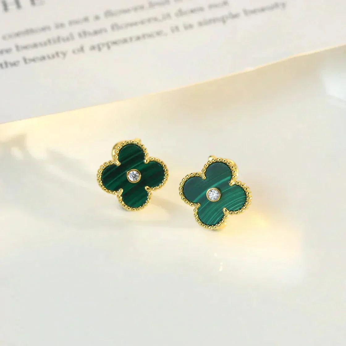 [⭐Luxery]CLOVER MEDIUM 1 MOTIFS MALACHITE DIAMOND EARRINGS