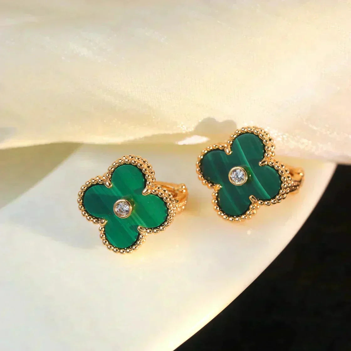 [⭐Luxery]CLOVER MEDIUM 1 MOTIFS MALACHITE DIAMOND EARRINGS