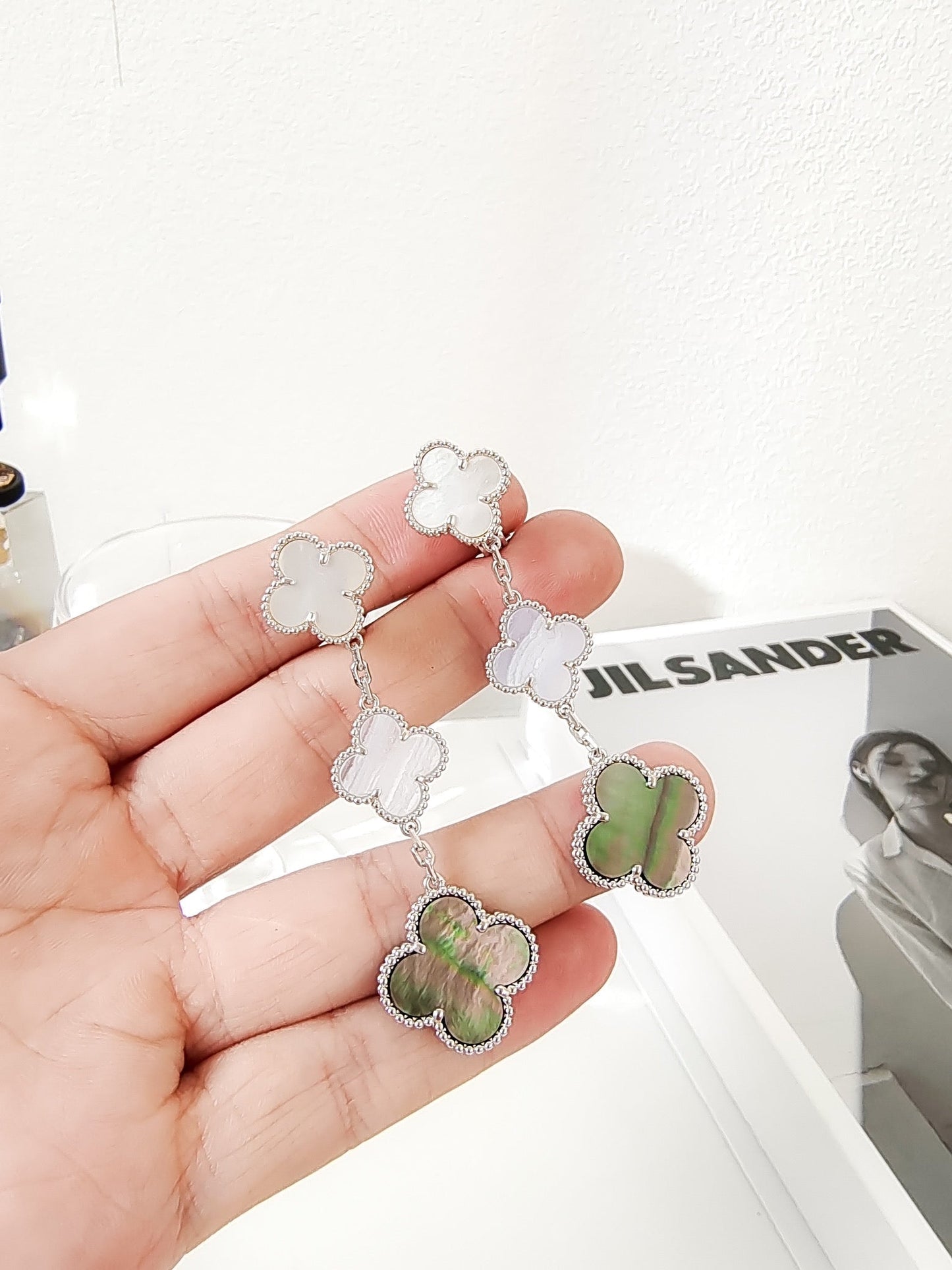 [⭐Luxery]CLOVER 3 MOTIFS CHALCEDONY DARK MOP SILVER EARRINGS