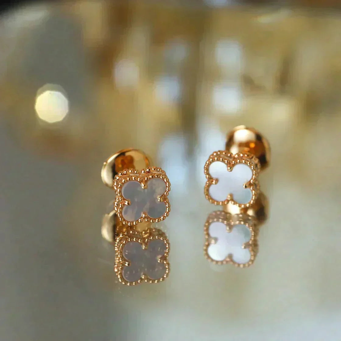 [⭐Luxery]CLOVER MINI 9.5MM WHITE MOP EARRINGS
