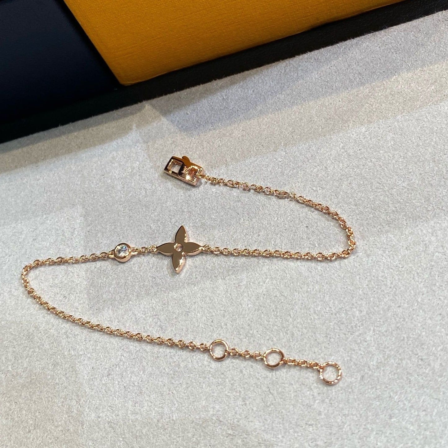 [⭐Luxery]STAR DIAMOND PINK GOLD BRACELET