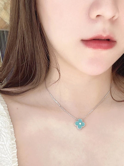 [⭐Luxery]CLOVER 1 DIAMOND LIGHT BLUE SILVER NECKLACE